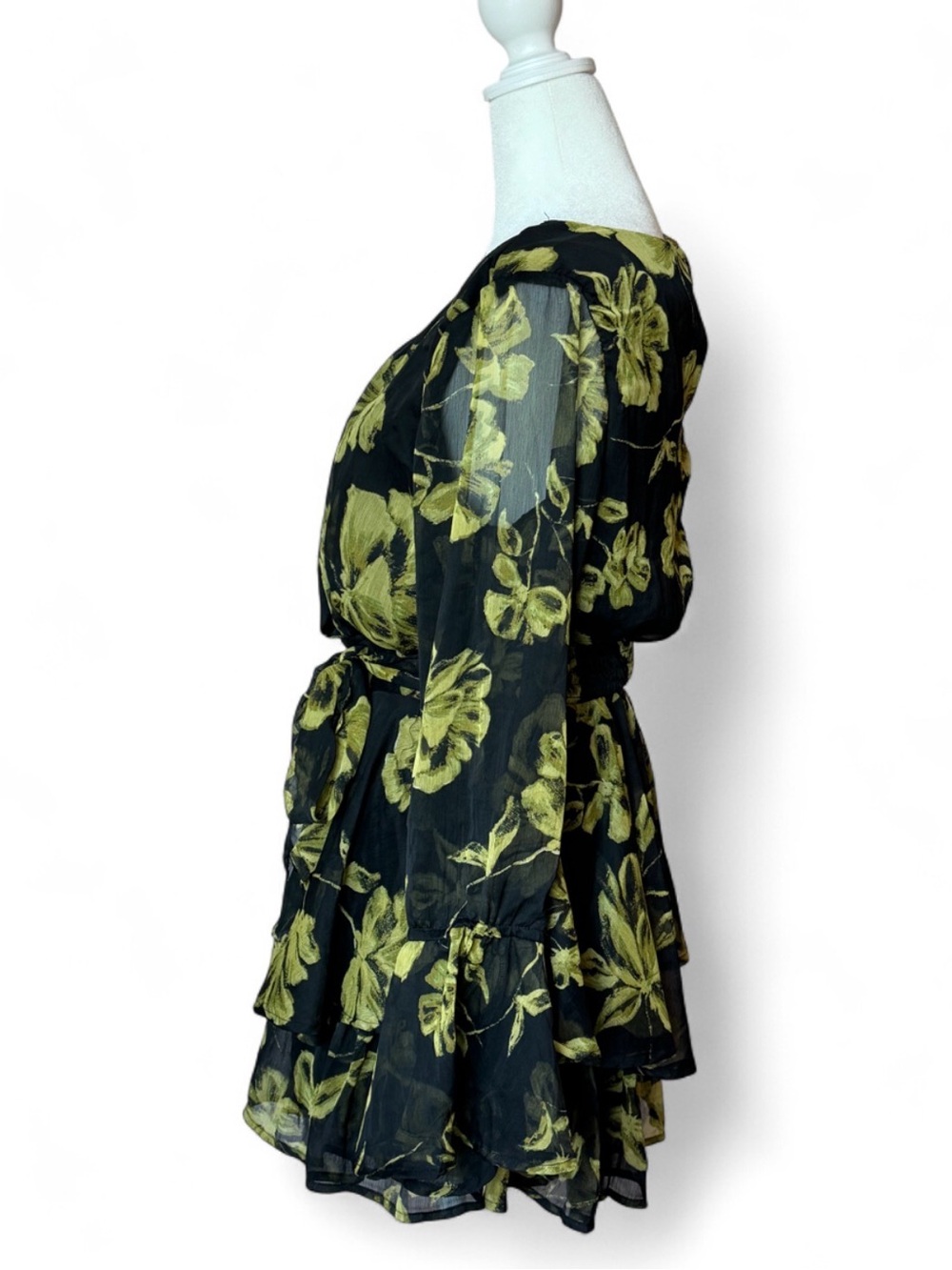 NWT Indulge Instyle Black & Green Floral Wrap Romper Tie Waist L - Picture 2 of 7